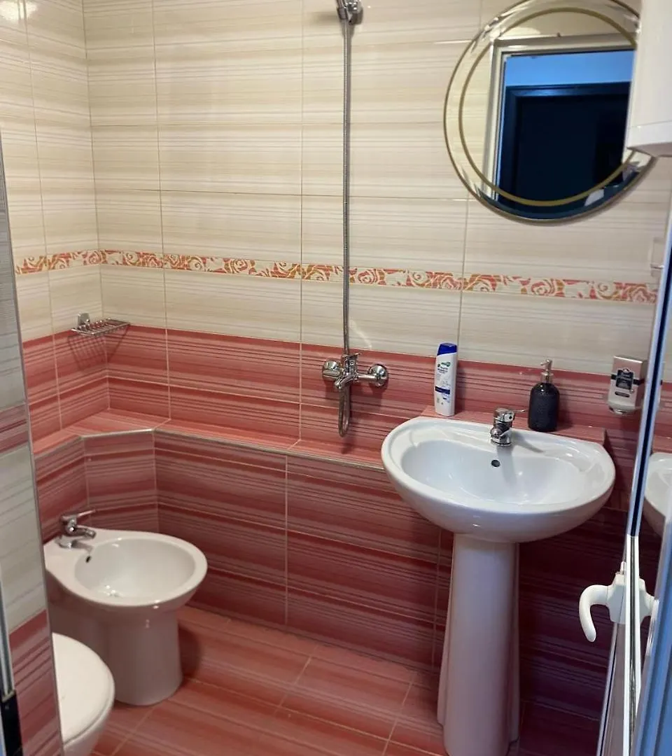 Rum i privatbostad Vila-Tobi Tirana